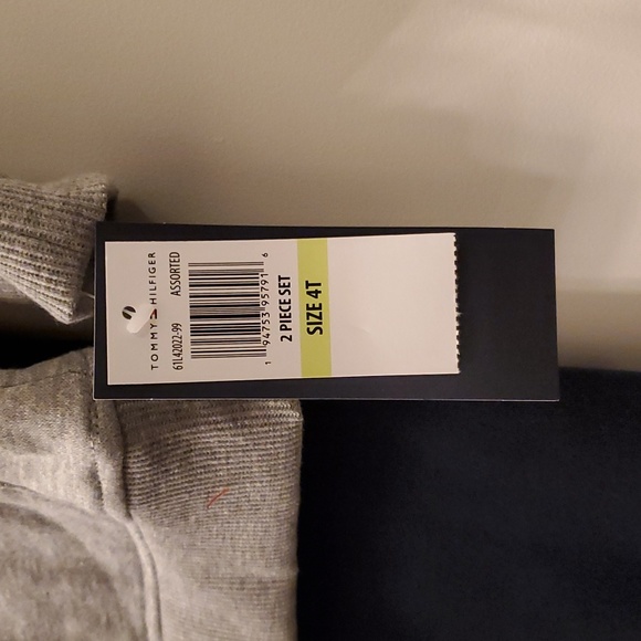 Tommy Hilfiger track suit set NWT - Picture 2 of 3